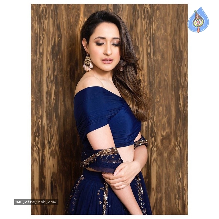 Pragya Jaiswal New Images - 10 / 13 photos