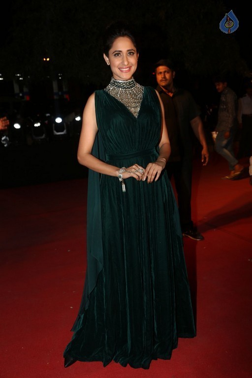 Pragya Jaiswal New Pics - 36 / 38 photos