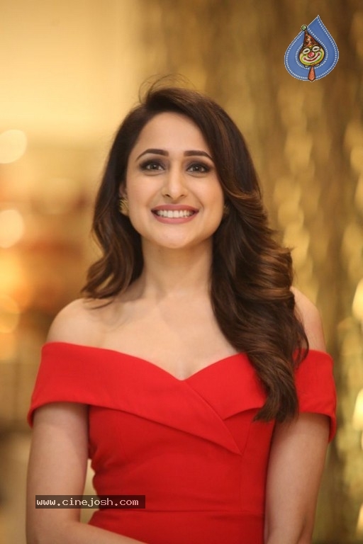 Pragya Jaiswal New Stills - 3 / 41 photos