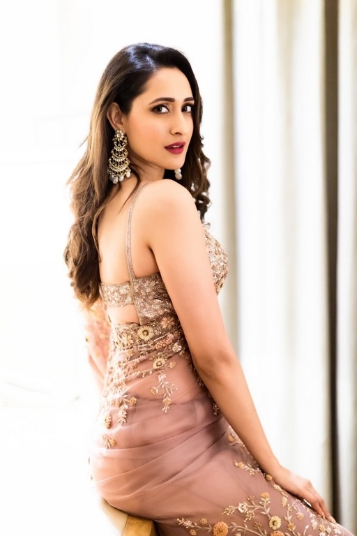 Pragya Jaiswal Photos - 11 / 21 photos