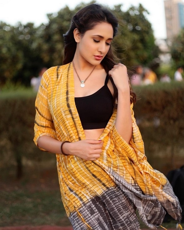 Pragya Jaiswal Photos - 1 / 4 photos