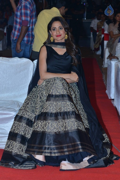 Pragya Jaiswal Pics - 6 / 18 photos