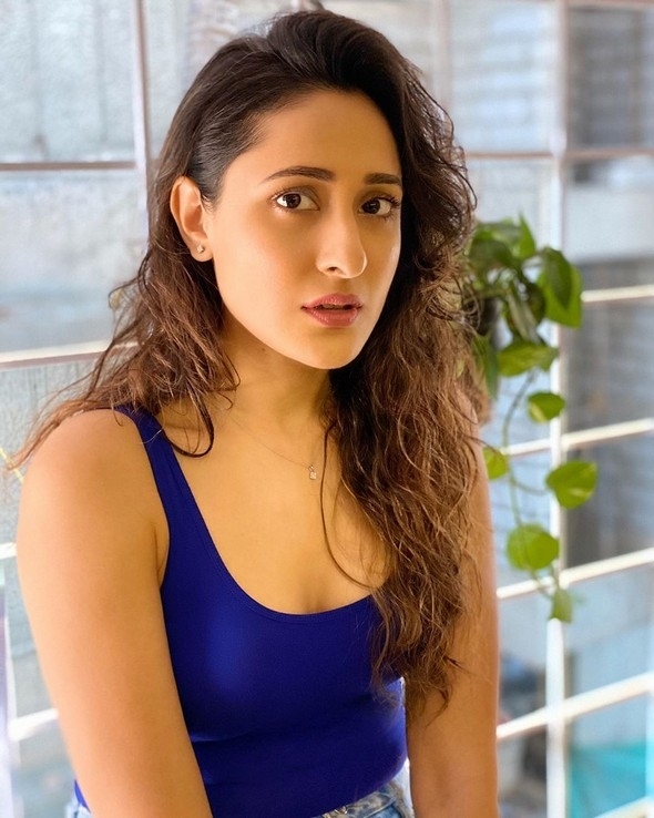 Pragya Jaiswal Stills - 10 / 13 photos