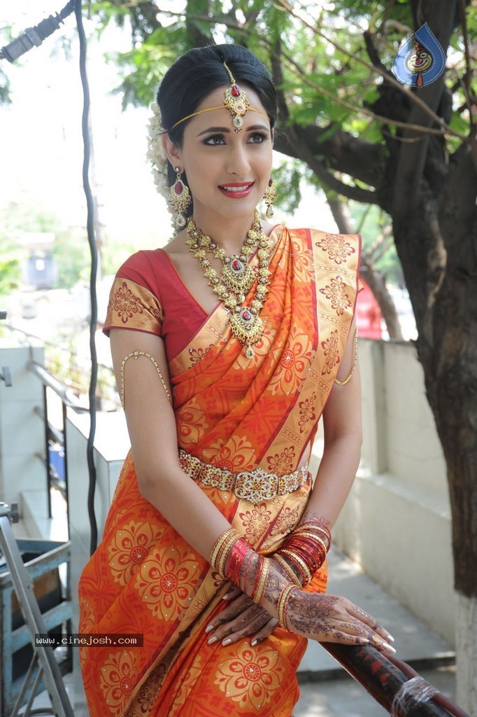 Pragya Jaiswal Stills - 7 / 82 photos