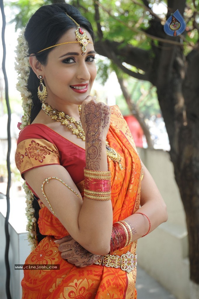 Pragya Jaiswal Stills - 20 / 82 photos