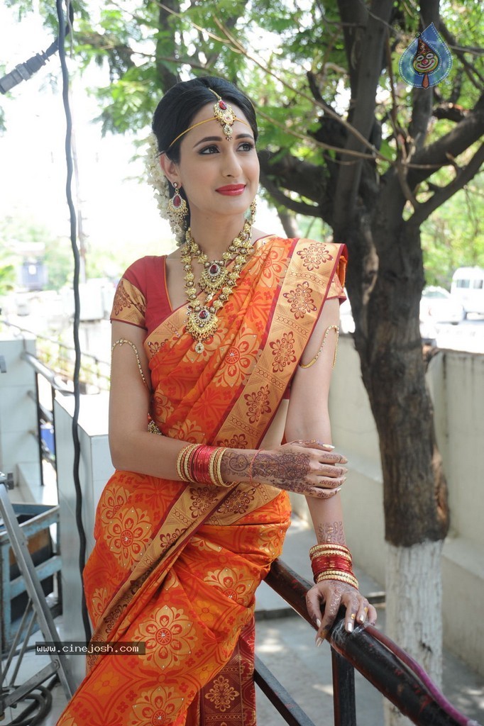 Pragya Jaiswal Stills - 41 / 82 photos