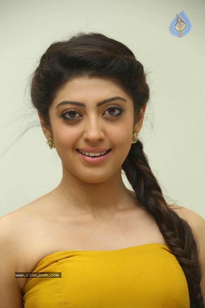 Praneetha New Photos - 44 / 65 photos