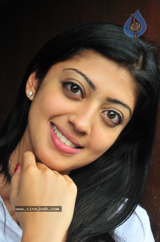 Praneetha Photo Gallery - 7 / 58 photos