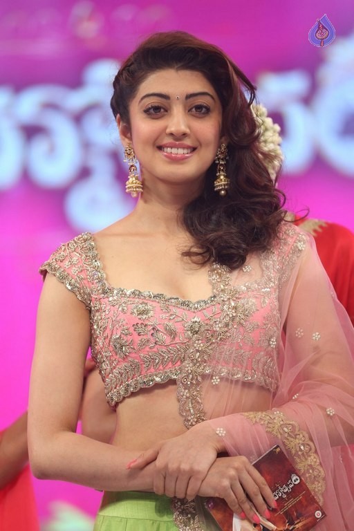 Pranitha at Brahmotsavam Audio Launch - 30 / 40 photos