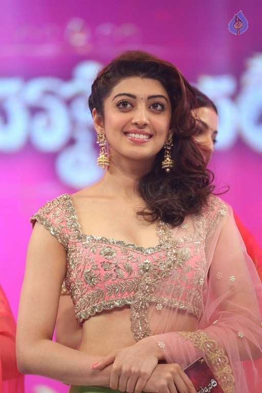 Pranitha at Brahmotsavam Audio Launch - 33 / 40 photos