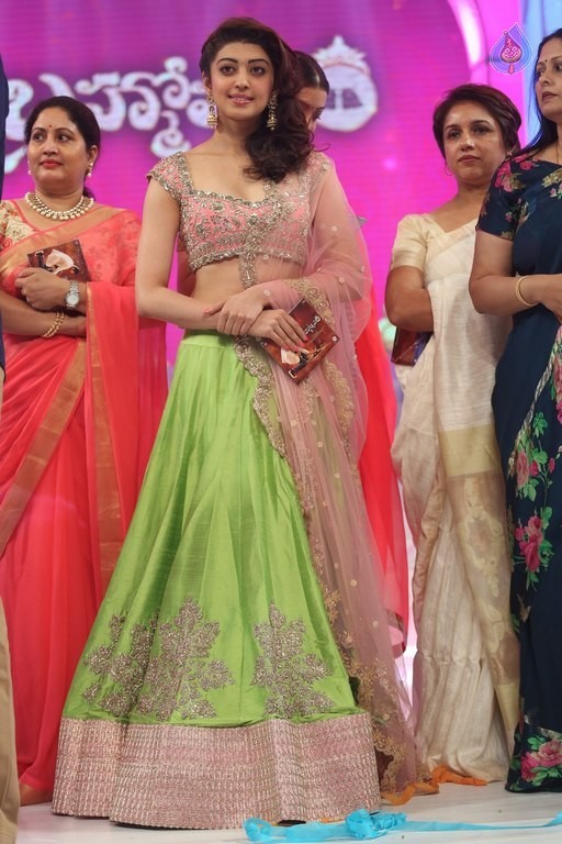 Pranitha at Brahmotsavam Audio Launch - 38 / 40 photos