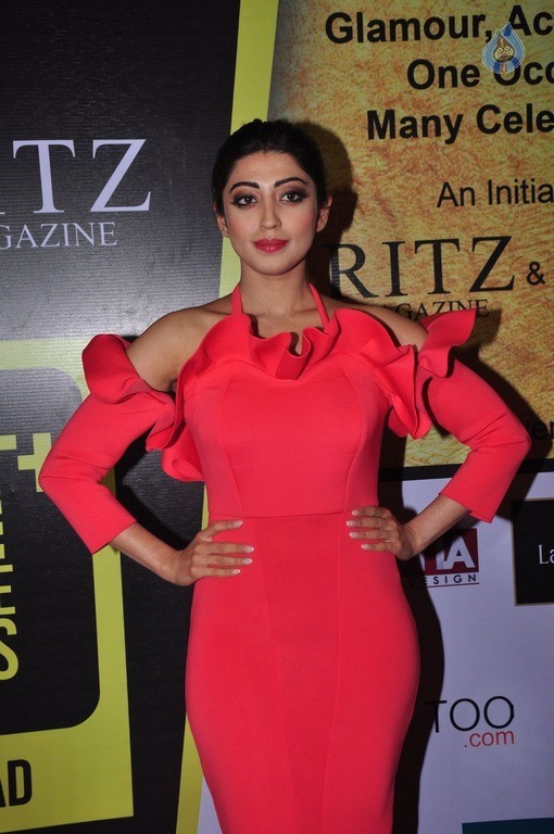 Pranitha Subhash New Gallery - 17 / 63 photos