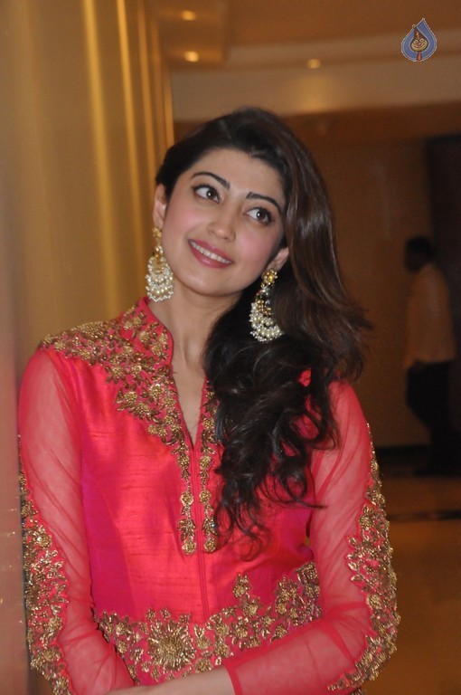 Pranitha Subhash New Photos - 24 / 58 photos