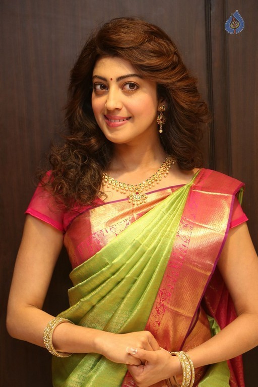 Pranitha Subhash Photos - 11 / 37 photos