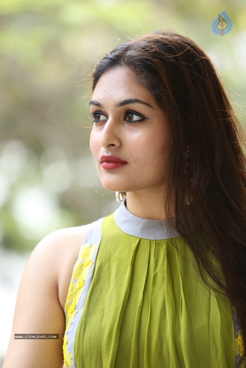 Prayaga Martin Stills - 26 / 54 photos