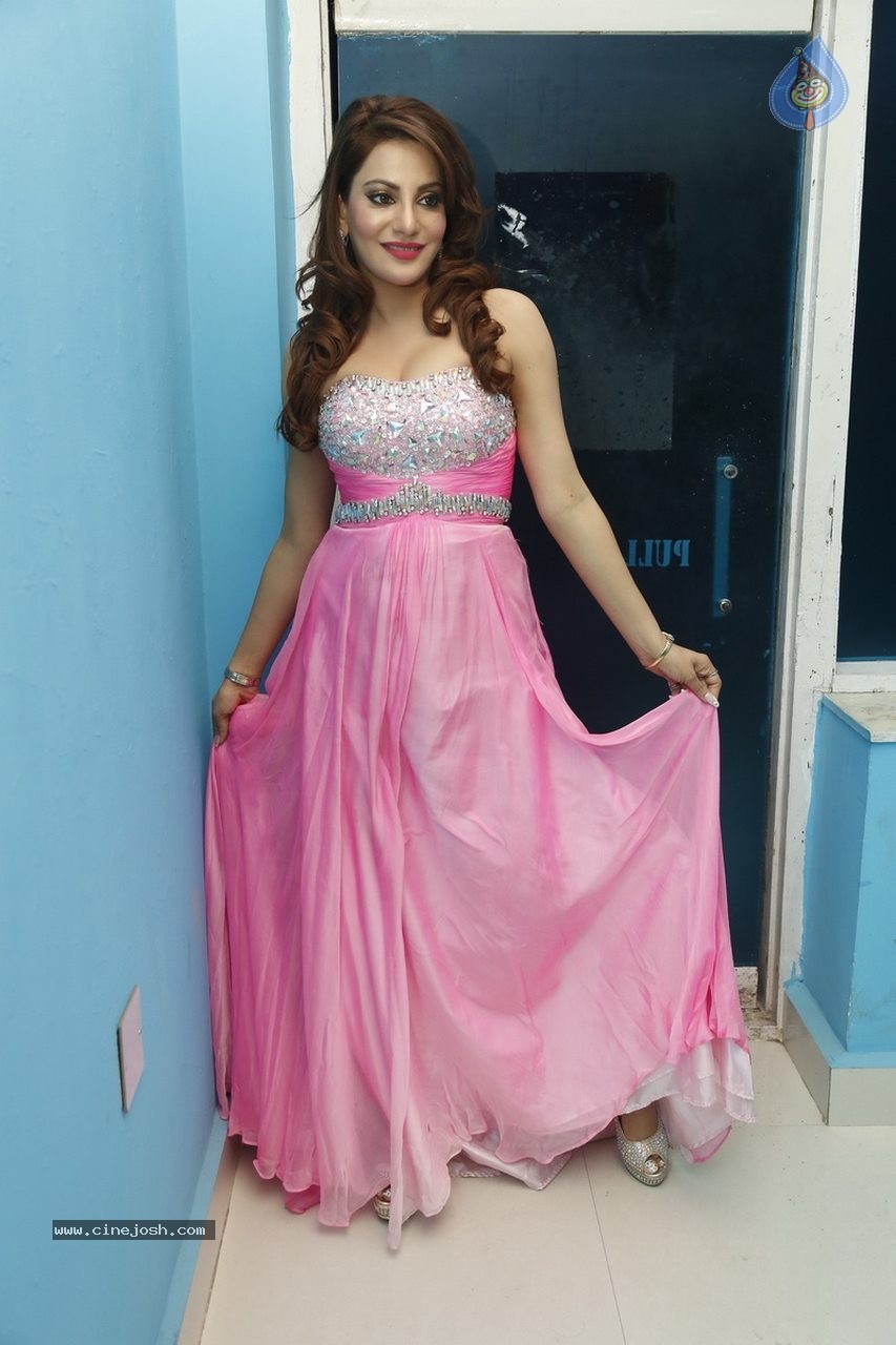 Preeti Soni New Gallery - 38 / 50 photos
