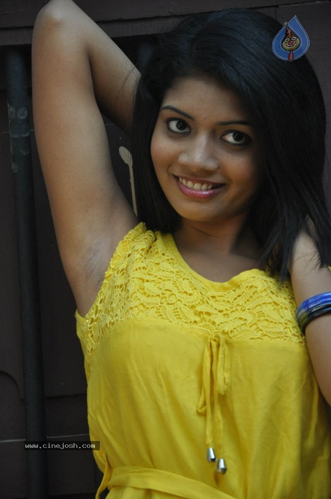 Preksha Sri Hot Stills - 23 / 43 photos