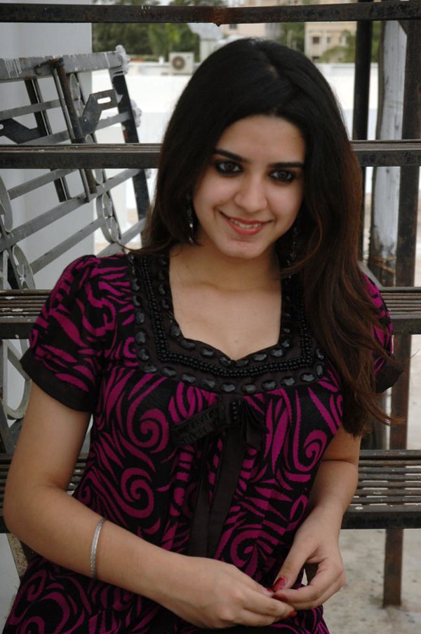 Prerana - Jallu - 17 / 70 photos