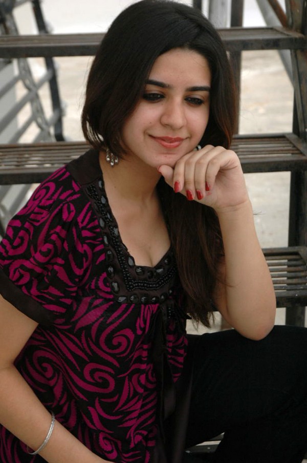 Prerana - Jallu - 27 / 70 photos