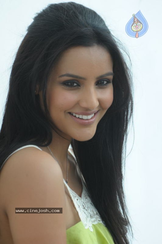 Priya Anand Latest Photos - 11 / 89 photos