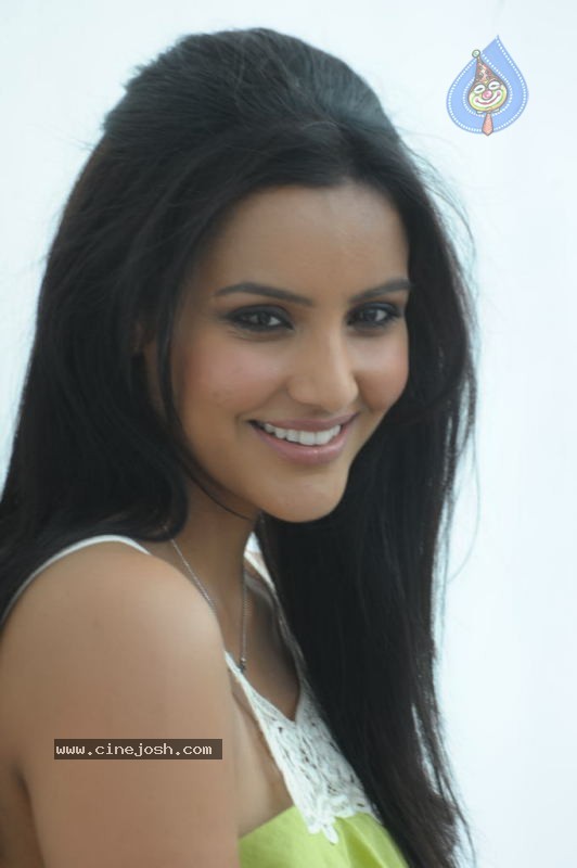 Priya Anand Latest Photos - 37 / 89 photos