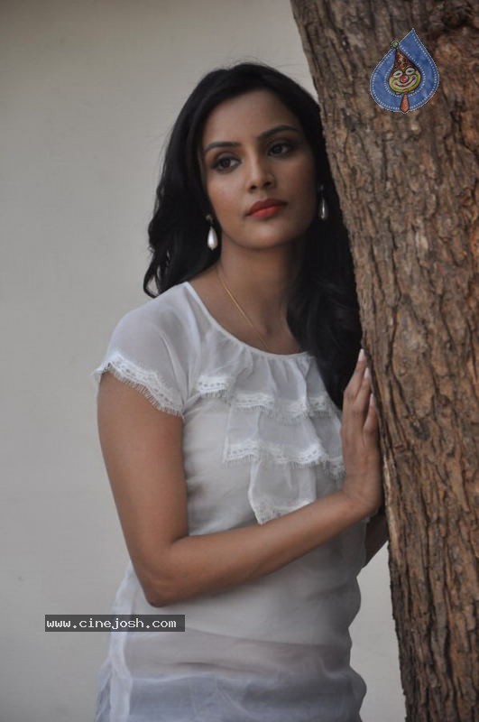 Priya Anand Photo Gallery - 83 / 85 photos