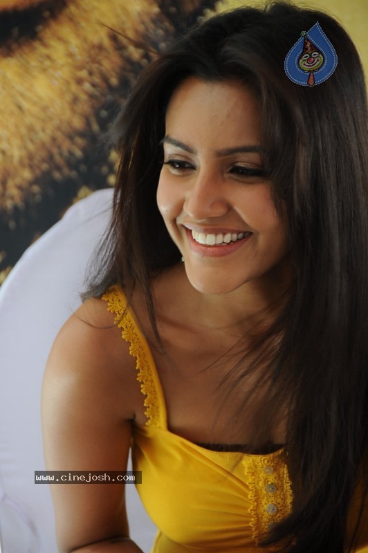 Priya Anand Photo Stills - 18 / 64 photos