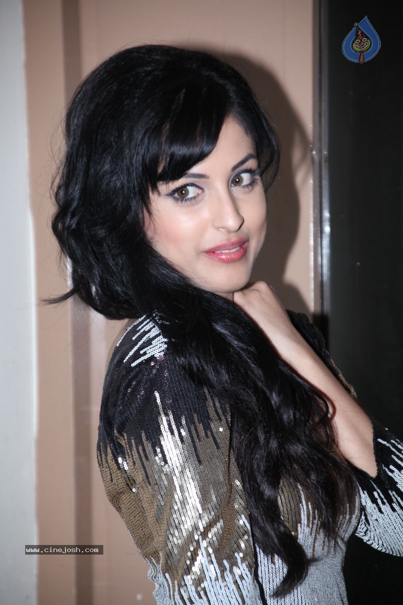 Priya Banerjee Latest Photos - 31 / 76 photos