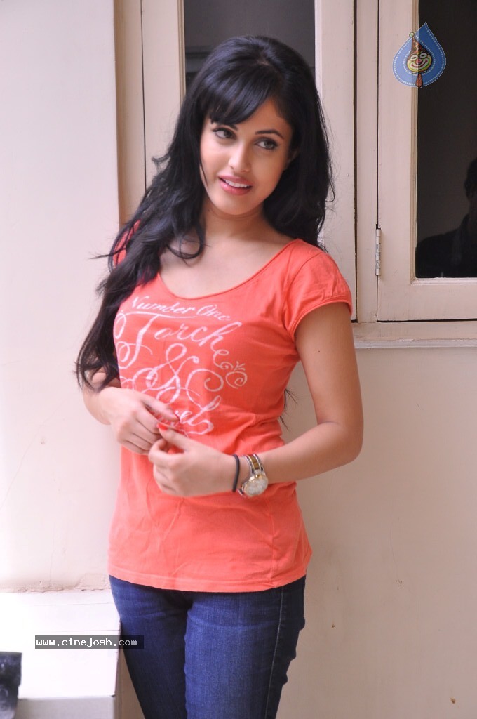 Priya Banerjee New Photos - 22 / 89 photos
