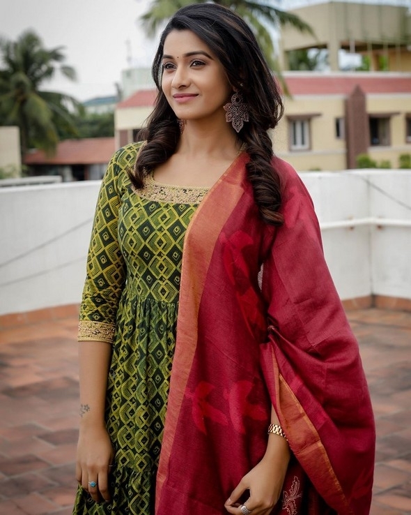 Priya Bhavani Shankar Stills - 14 / 15 photos