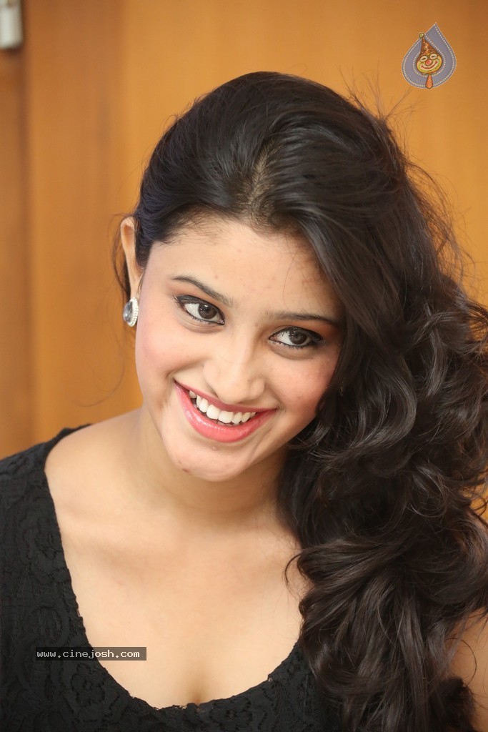 Priya Latest Pics - 32 / 149 photos