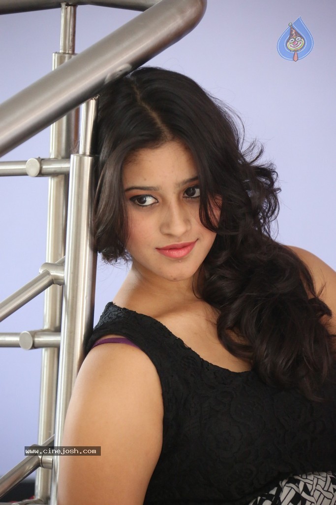 Priya Latest Pics - 38 / 149 photos