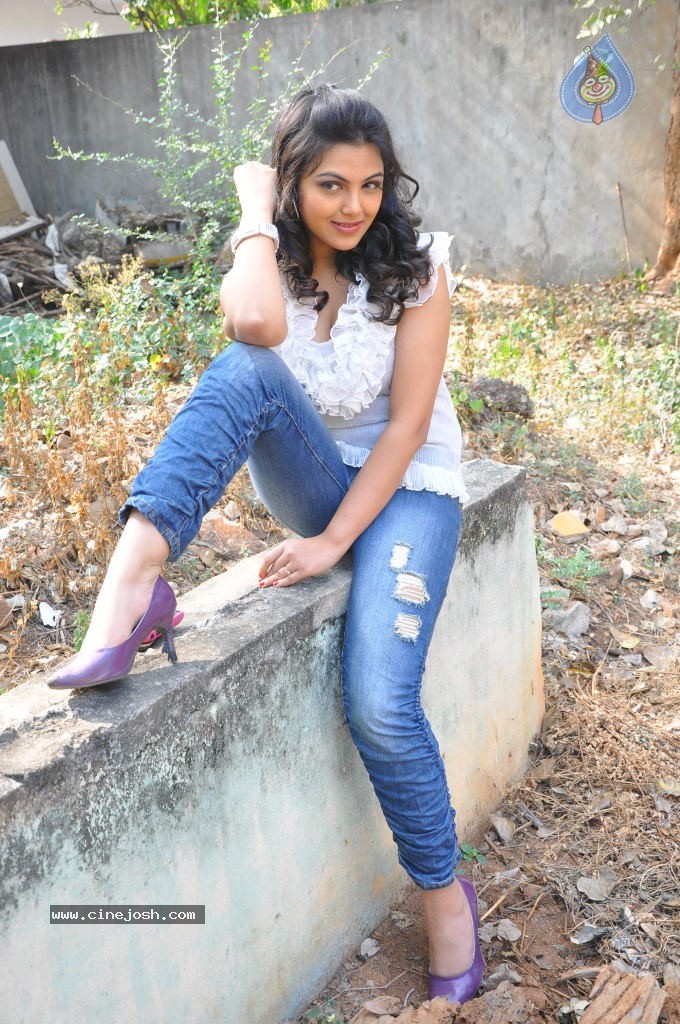 Priya Tiwari Hot Priya Tiwari Hot