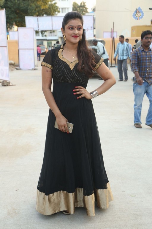 Priya Photos - 14 / 21 photos
