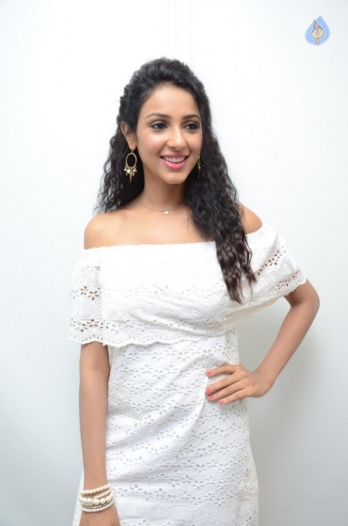 Priya Shri New Stills - 9 / 35 photos
