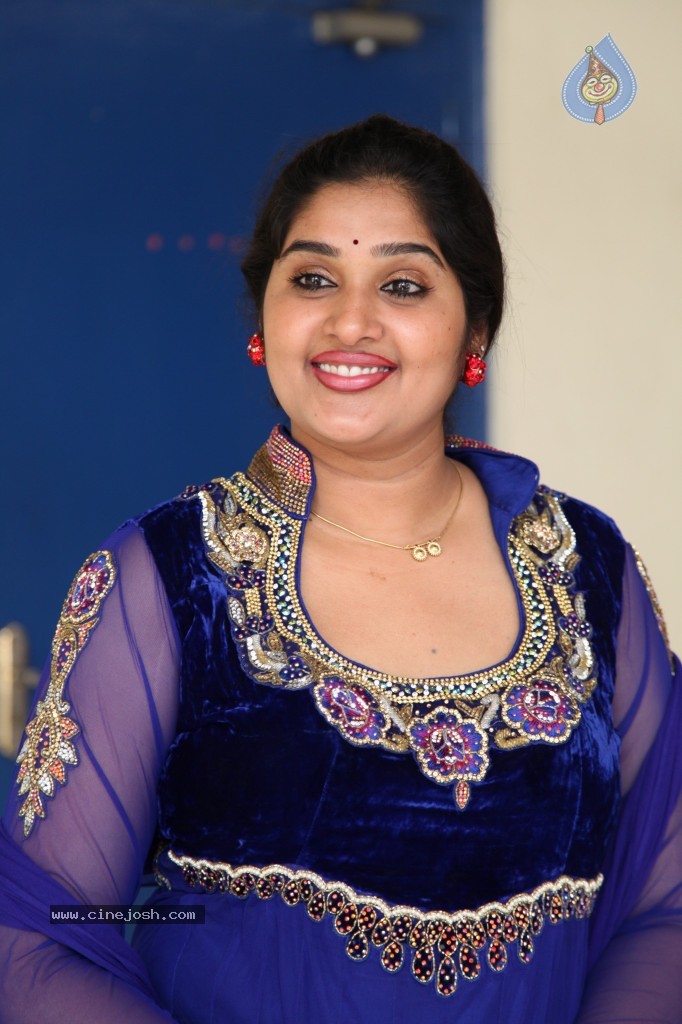 Priya Stills - 21 / 62 photos