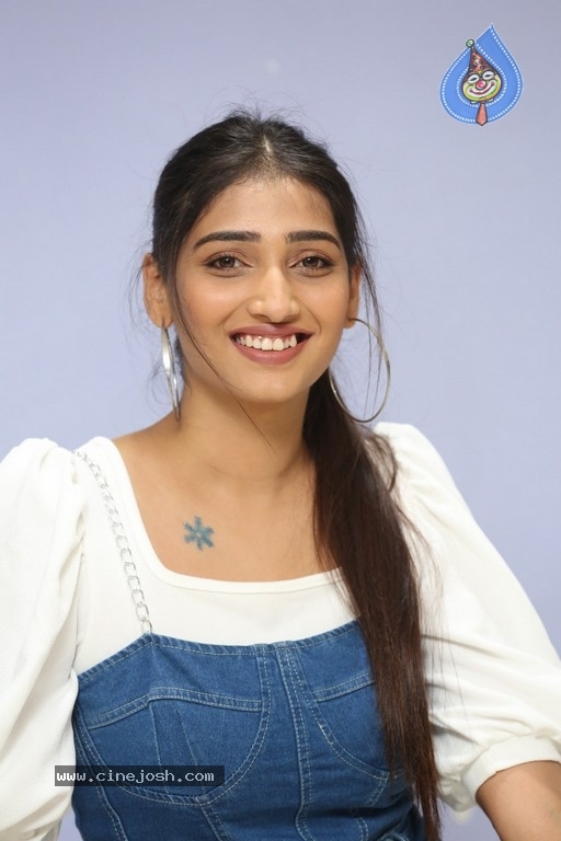 Priya Vadlamani Photos - 10 / 15 photos