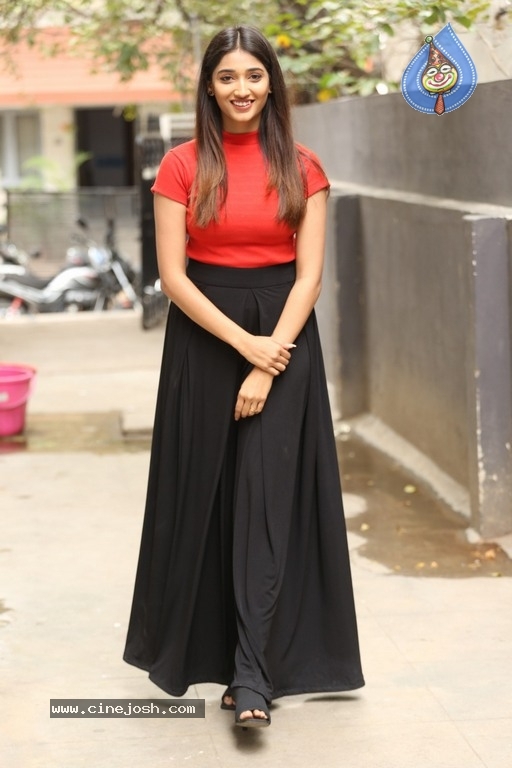 Priya Vadlamani Photos - 4 / 17 photos