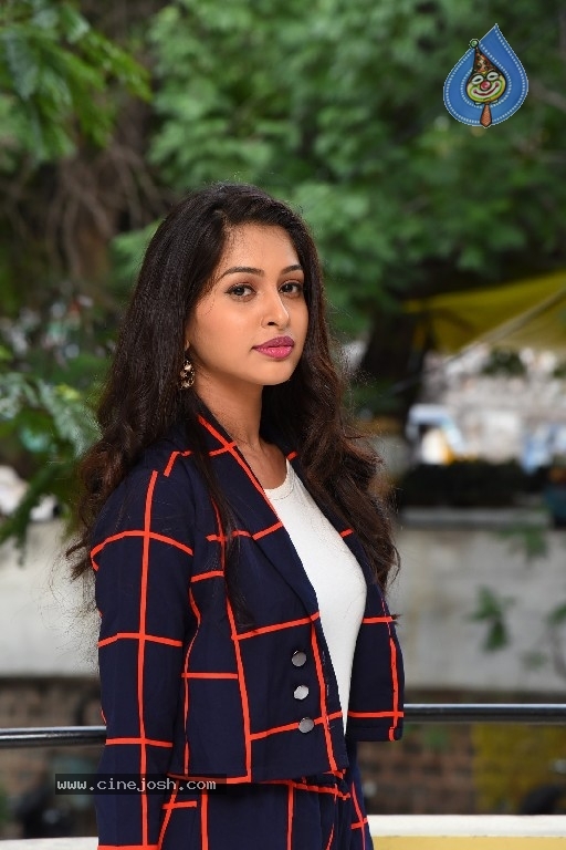 Priya Vallbhi Gallery - 14 / 21 photos