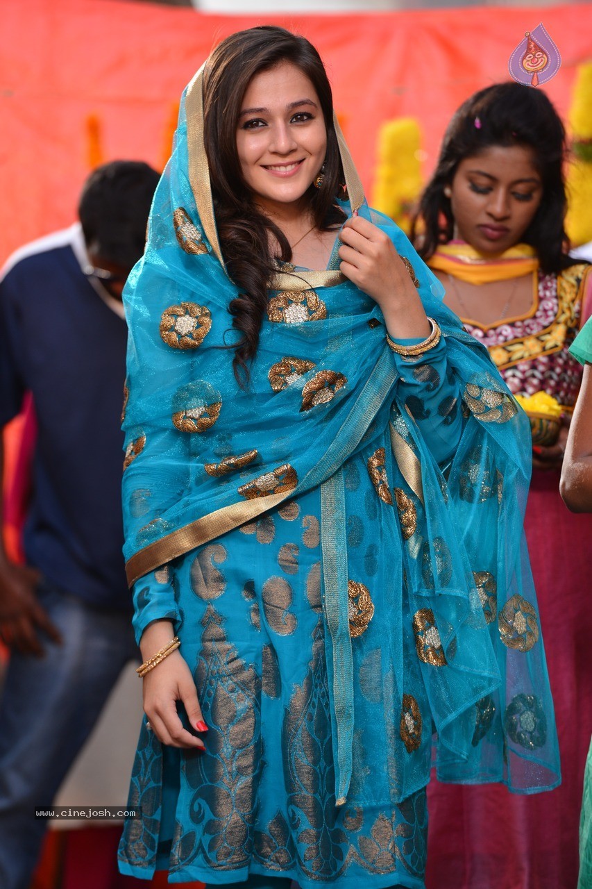 Priyal Gor New Stills - 11 / 31 photos