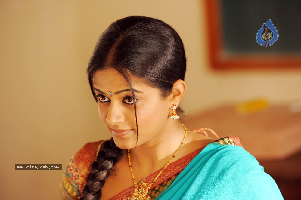 Priyamani Gallery - 26 / 27 photos