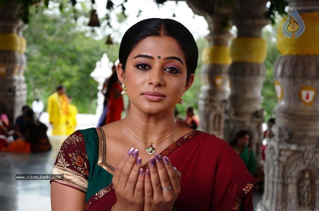 Priyamani High Resolution Stills - 6 / 45 photos