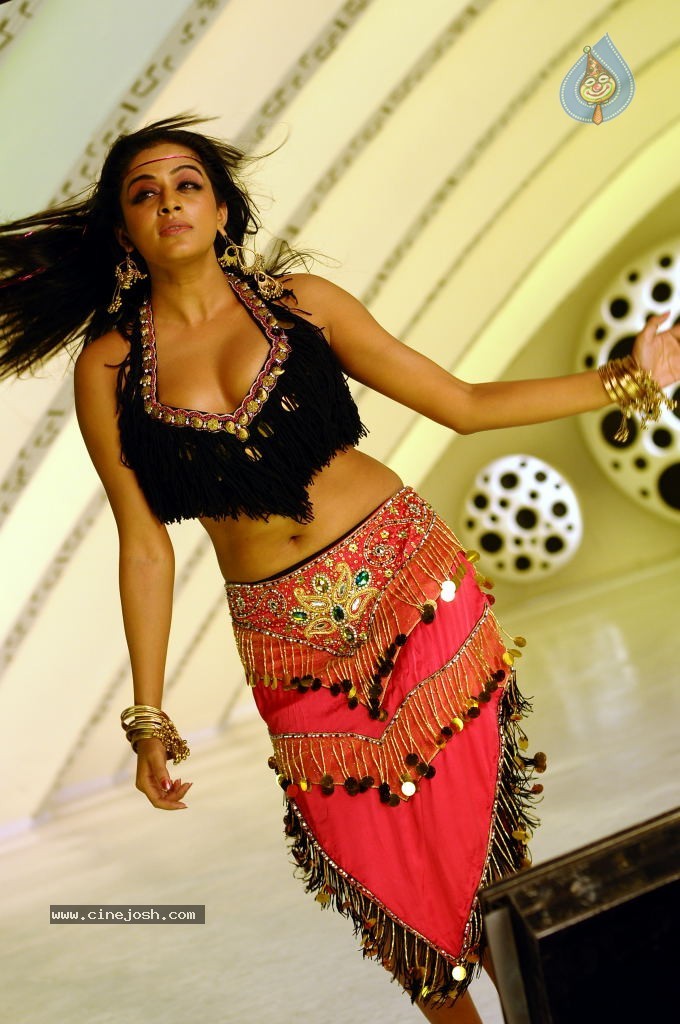 Priyamani High Resolution Stills - 34 / 45 photos