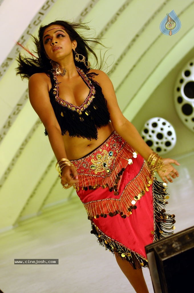 Priyamani High Resolution Stills - 36 / 45 photos
