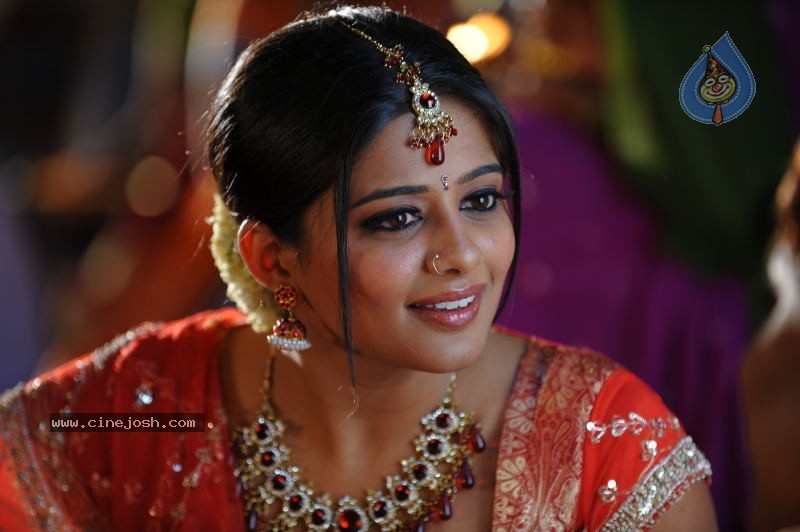 Priyamani Hot Stills In Pravarakyudu Movie  - 145 / 148 photos