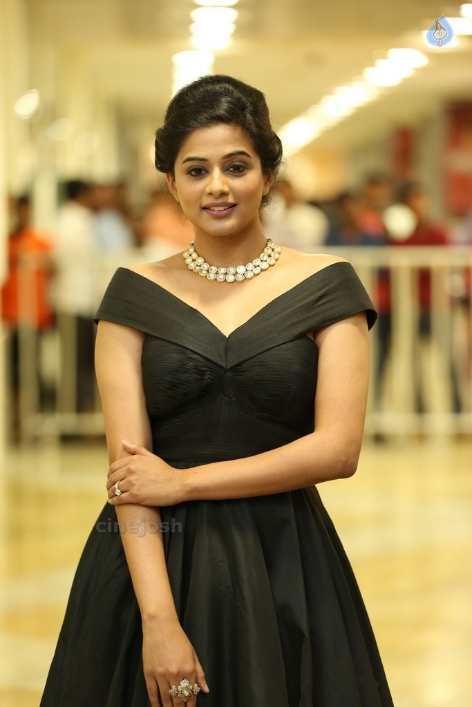 Priyamani Latest Pics - 6 / 40 photos