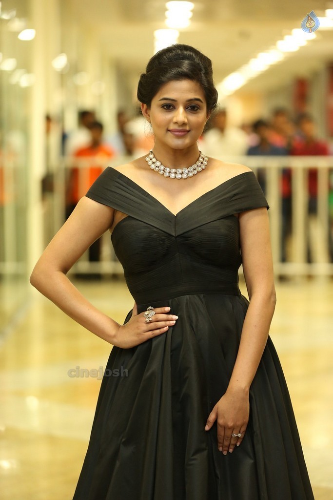 Priyamani Latest Pics - 12 / 40 photos