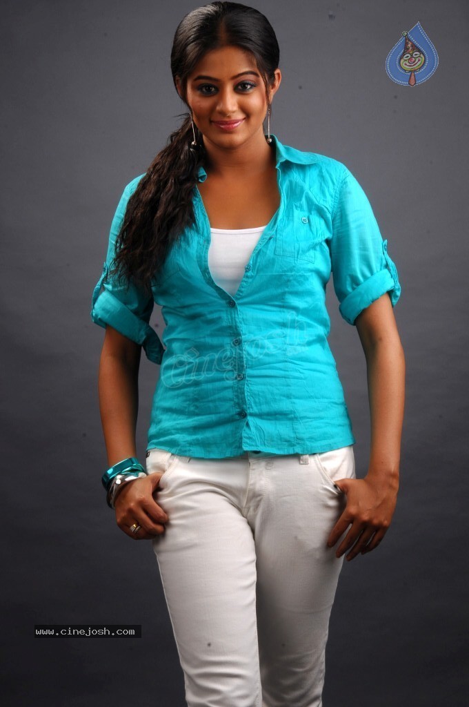 Priyamani New Hot Stills - 61 / 86 photos