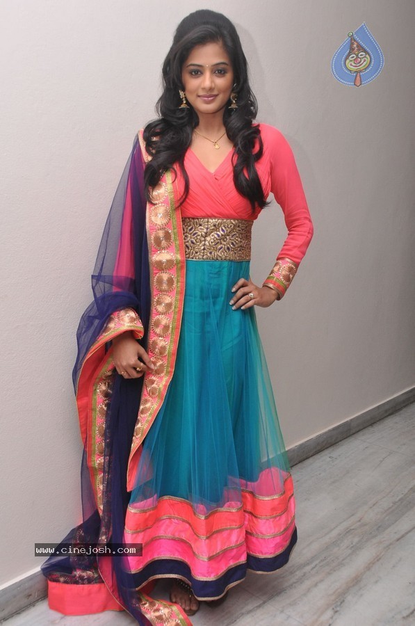 Priyamani New Photos - 25 / 81 photos