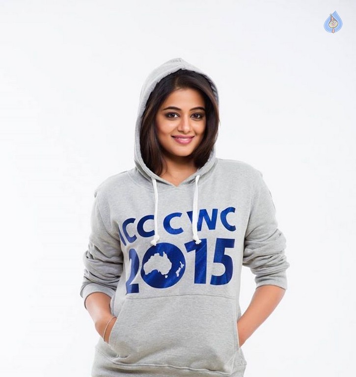 Priyamani New Photos - 3 / 11 photos